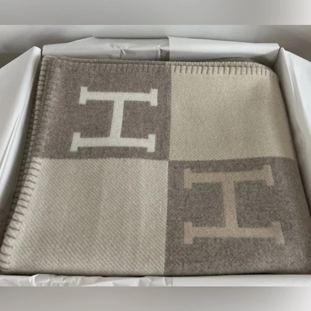 New Full set HERMÈS Wool Cashmere Coco Camomille Avalon Blanket w/ Receipt